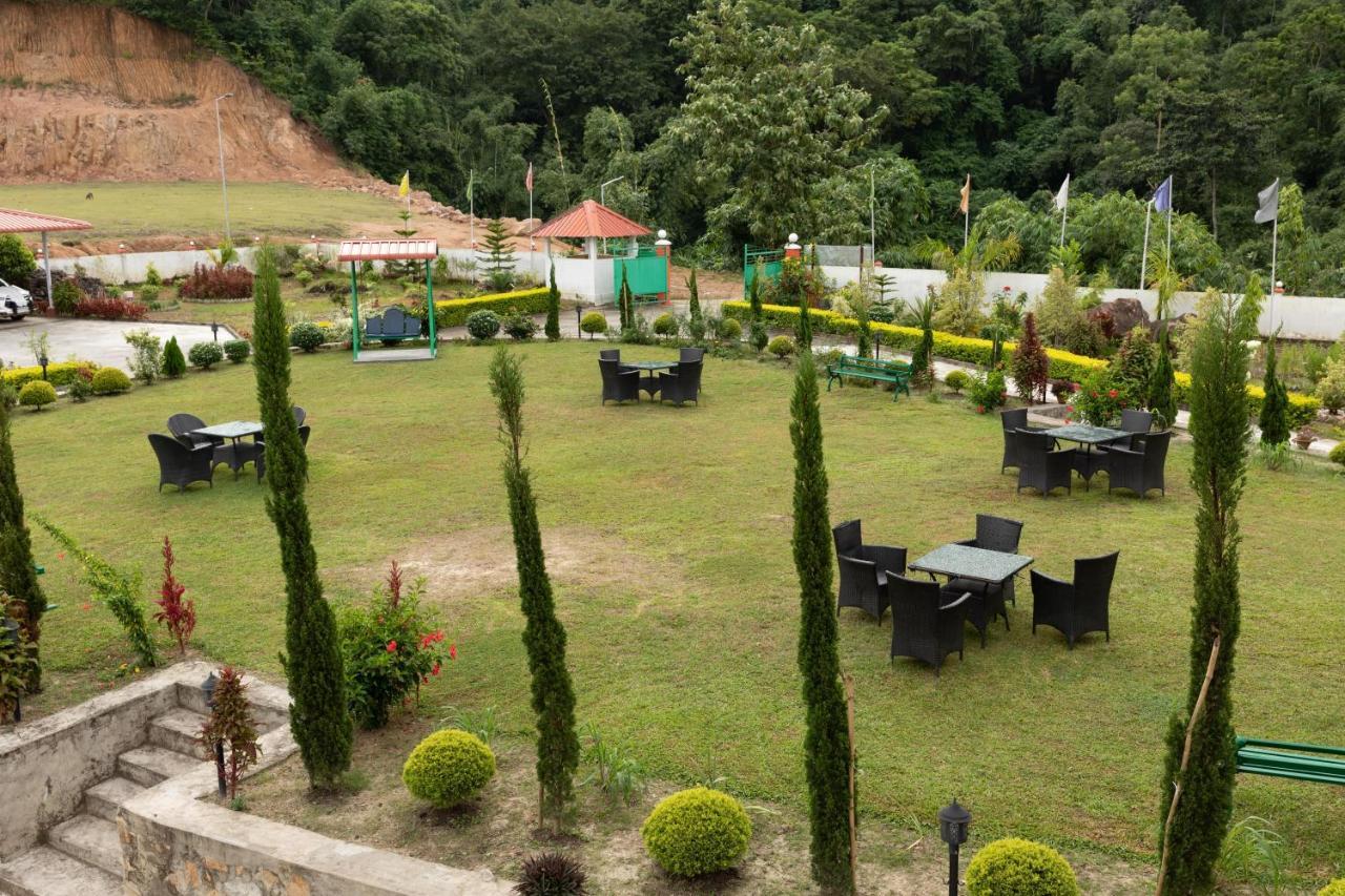 La Vue Resort Kāziranga Exterior foto